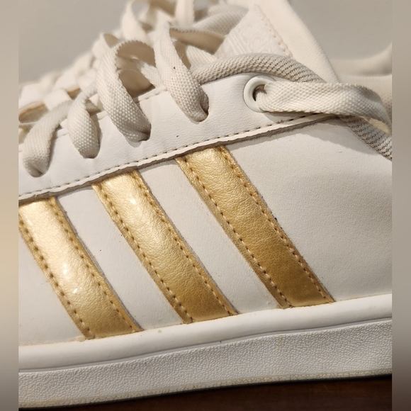 Addidas Neo White Leather and Gold Stripes with Cloud Foam Memory Sole - Picture 3 of 10